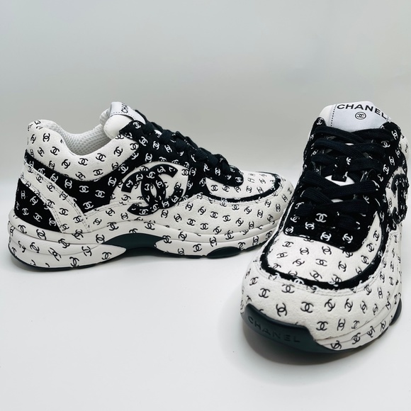 ❌❌SOLD Chanel 22A White Black CC Logos CC Logo Trainers Runners Sneakers - Picture 13 of 14